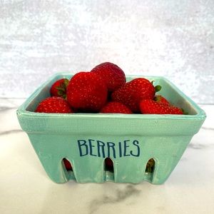 Berry bowl with drainage holes for washing fruit